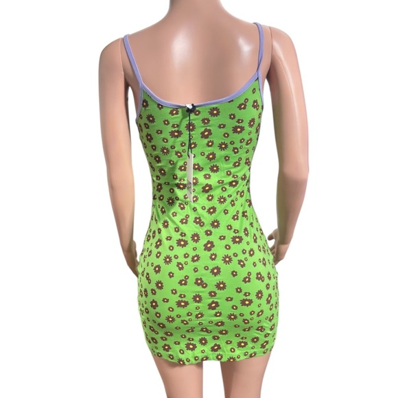 NWT THE RAGGED PRIEST Women’s Green Daisy Print Mini Dress - Picture 5 of 16